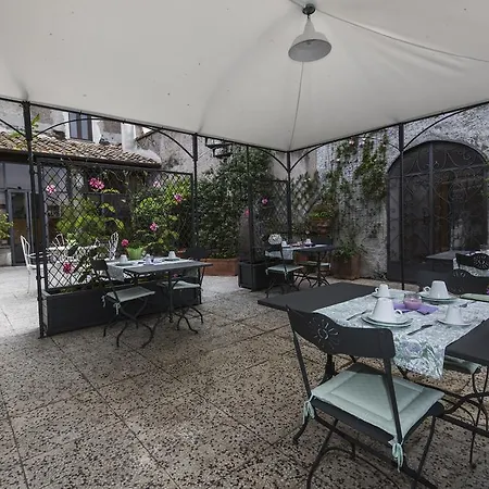 La Terrazza Medioevale לינה וארוחת בוקר 3*