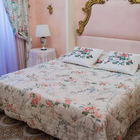 לינה וארוחת בוקר La Terrazza Medioevale ויטרבו